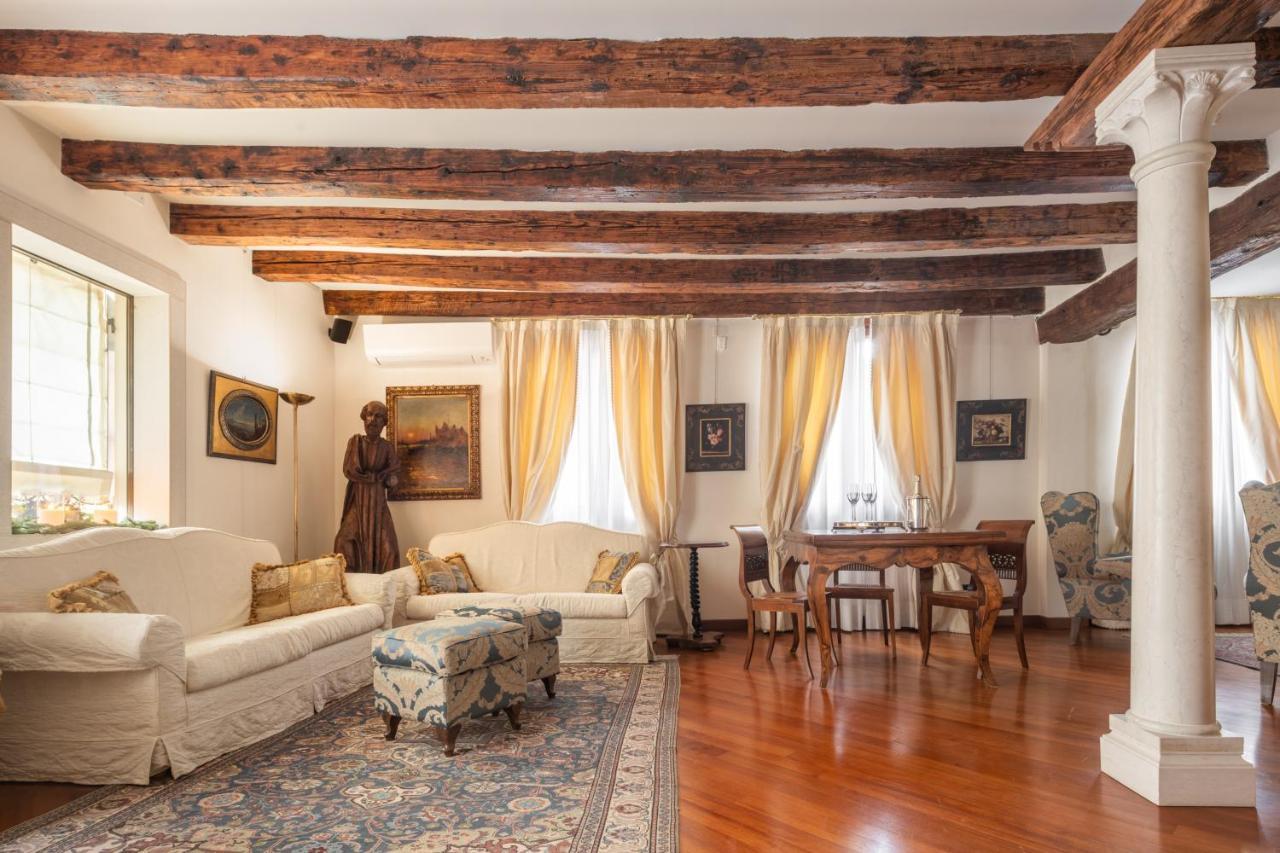 Garden Mansion With Private Mooring R&r Apartamento Venecia