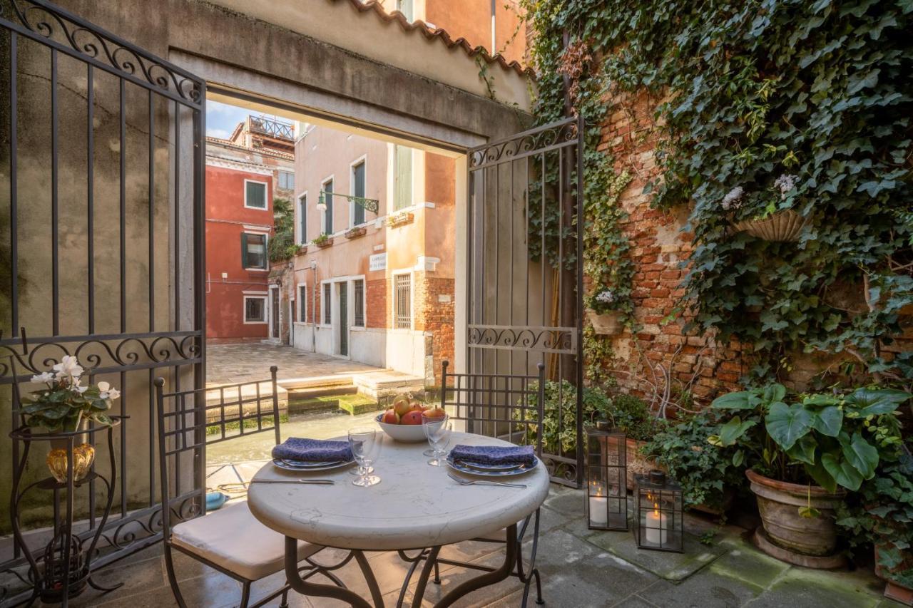 Apartamento Garden Mansion With Private Mooring R&r