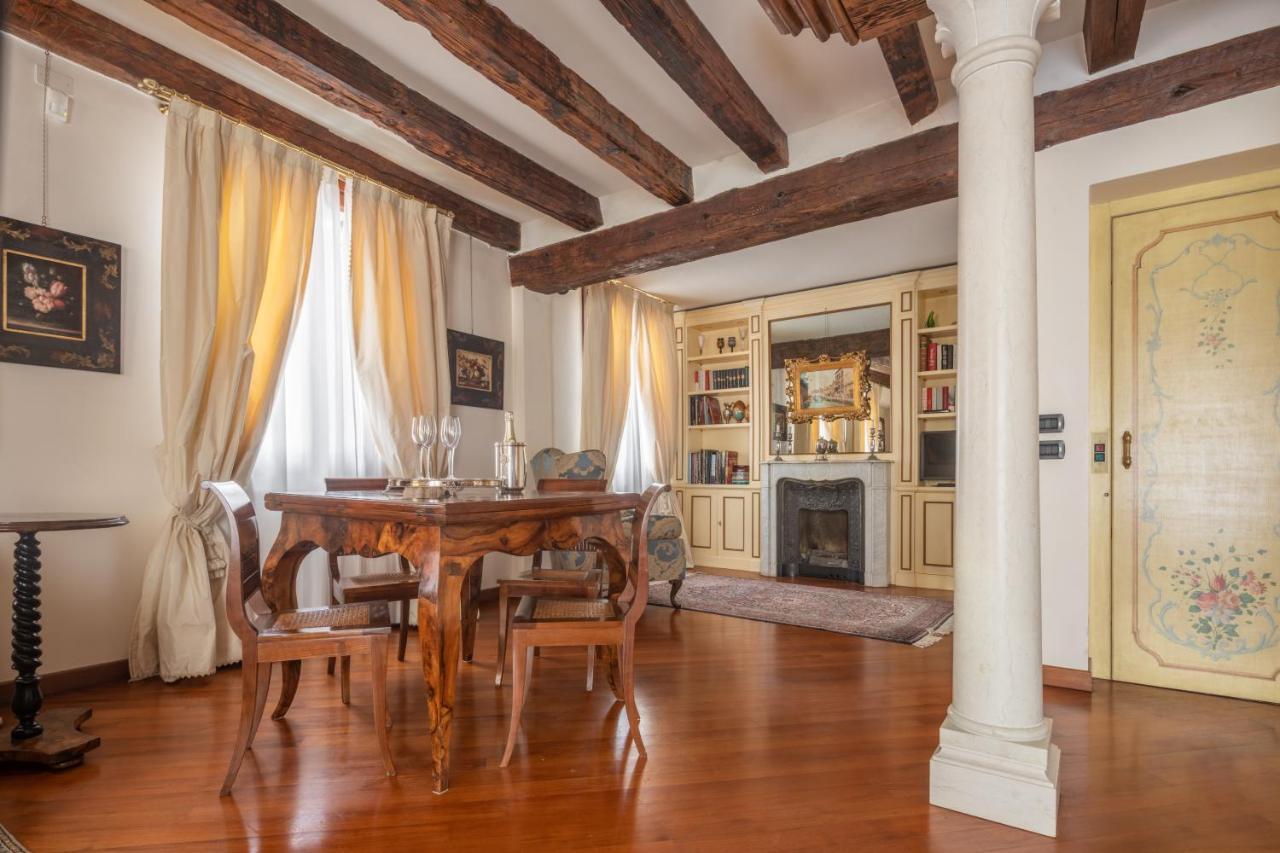 Apartamento Garden Mansion With Private Mooring R&r